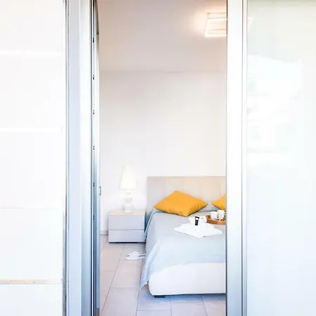 Apartment Estay - Fabulous W Private Parking