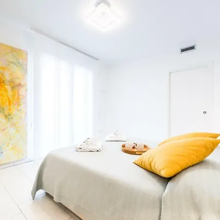Apartment Estay - Fabulous W Private Parking *